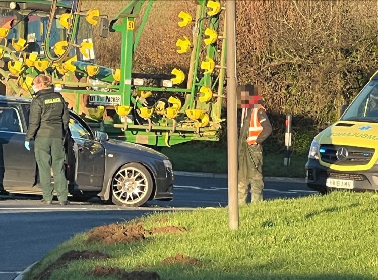 UPDATED: TRACTOR AND CAR COLLISION CAUSING TRAFFIC TAILBACKS IN ARRETON