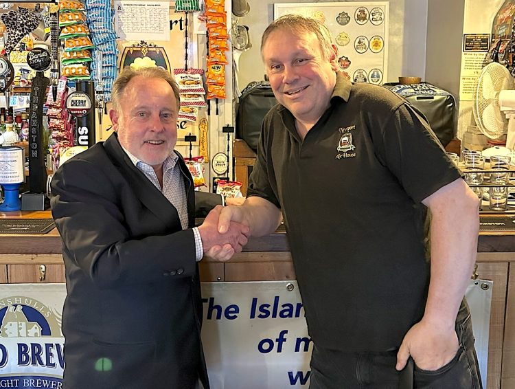 NEWPORT ALE HOUSE VOTED FAVOURITE ISLE OF WIGHT PUB