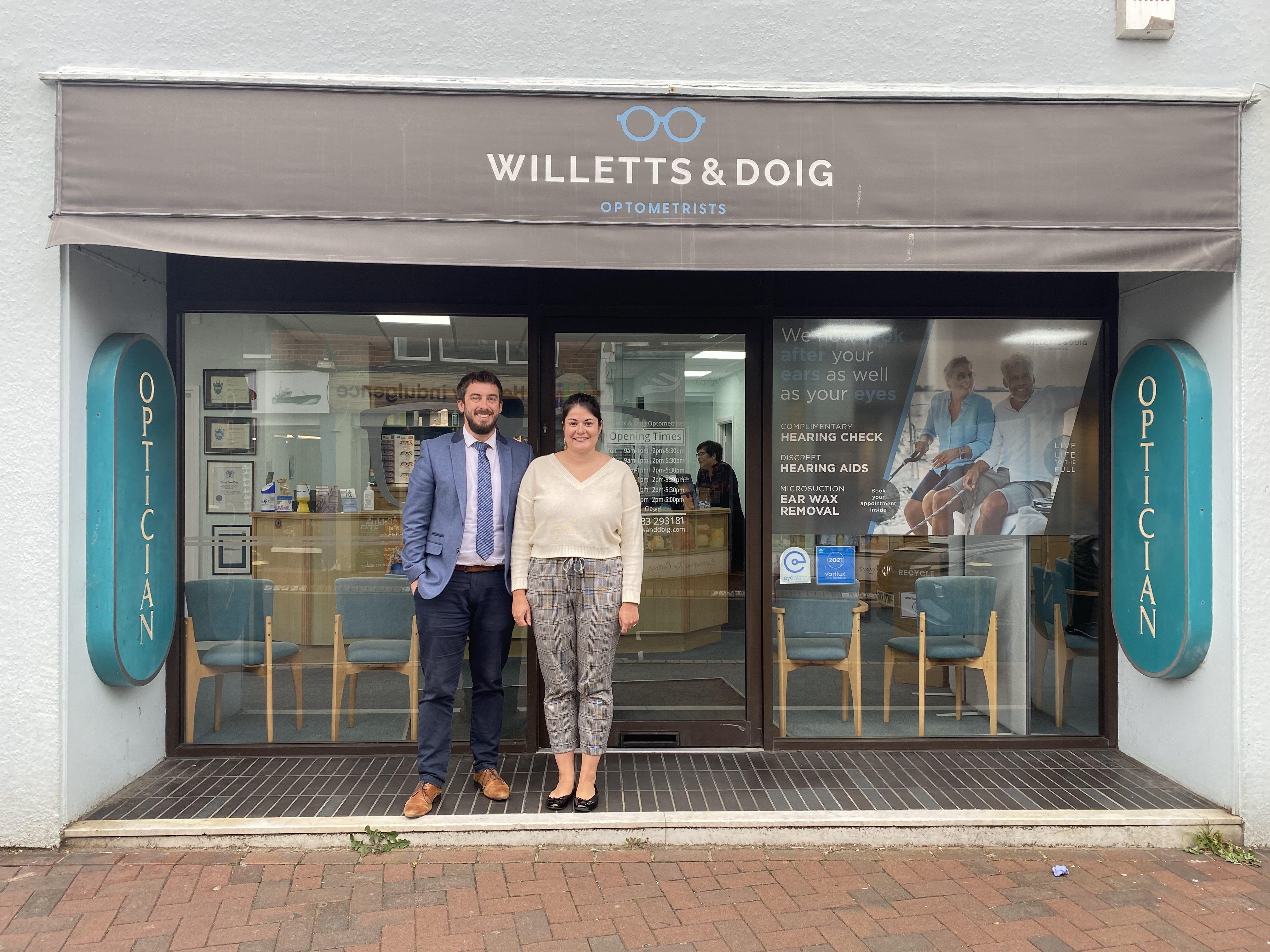 INDEPENDENT COWES OPTICIANS CELBRATES TEAM DEVELOPMENT
