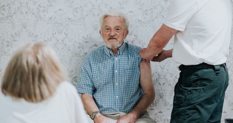 OLDER ISLANDERS ENCOURAGED TO BOOK THEIR FREE RSV VACCINATION