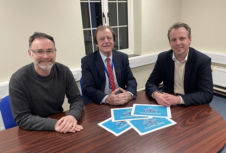 POLITICS ASIDE IN FIGHT FOR BETTER FERRIES! COUNCILLORS UNITE OVER ISLANDERS’ CHARTER
