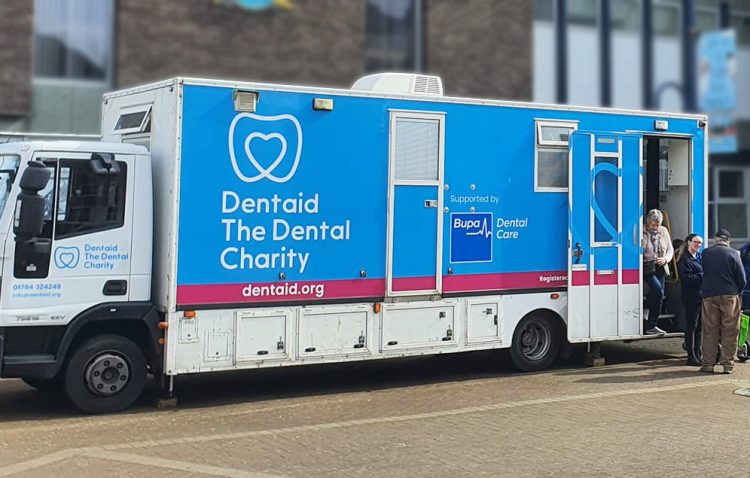625 ISLANDERS TREATED BY MOBILE DENTAL SERVICE IN THE FIRST 12 MONTHS