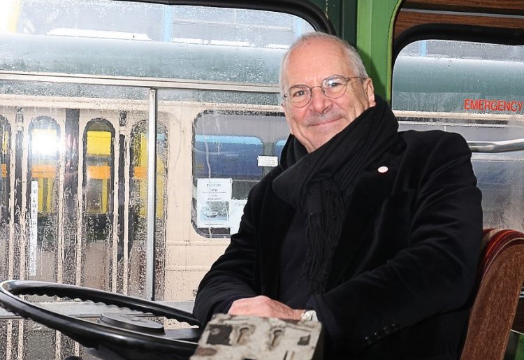 GOVERNMENT MINISTER LORD HENDY VISITS ISLE OF WIGHT BUS & COACH MUSEUM