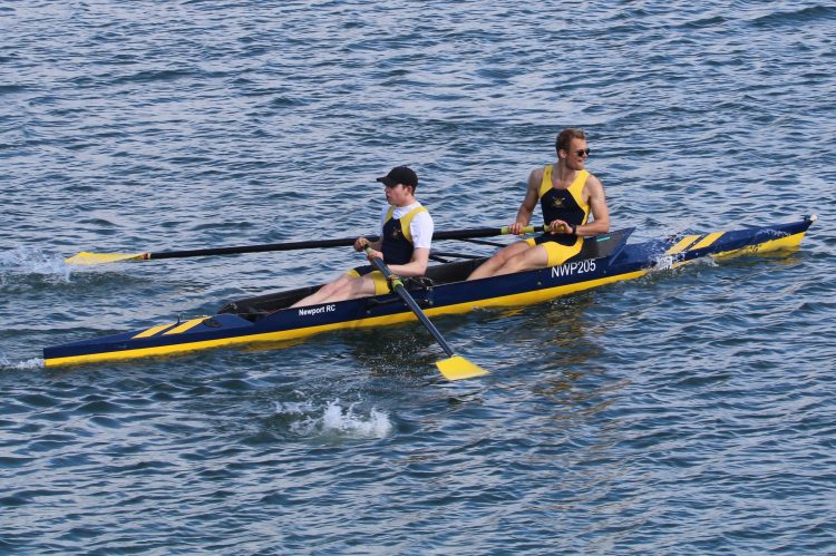NEWPORT AND RYDE ROWING CLUBS COMPETE IN ITCHEN RIVER TIME TRIAL