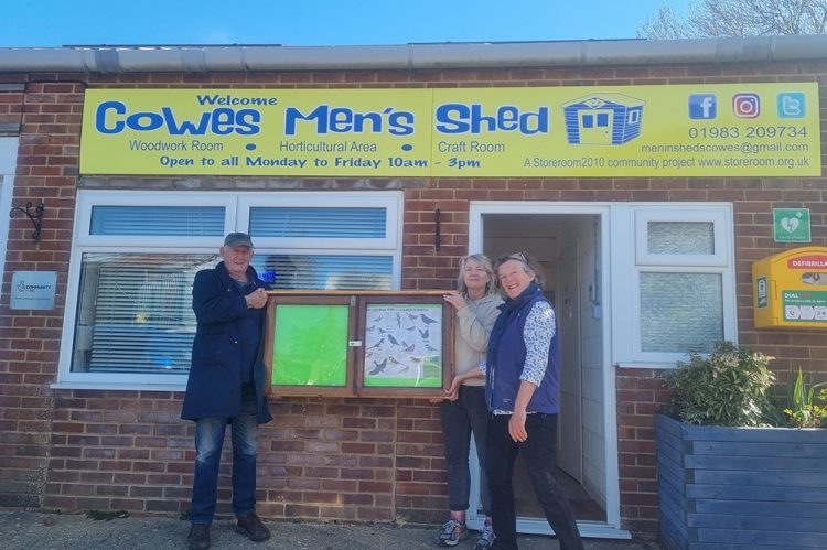 SPECIALLY CRAFTED NOTICE BOARD GIFTED TO GROW GURNARD BY COWES MEN’S SHED