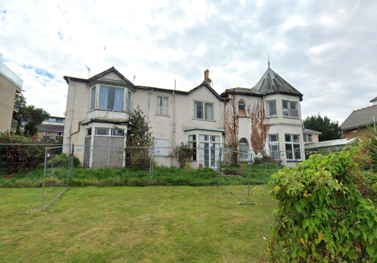 FAMILY VILLAS COULD BE BUILT IN PLACE OF COWES SEAFRONT ‘EYESORE’
