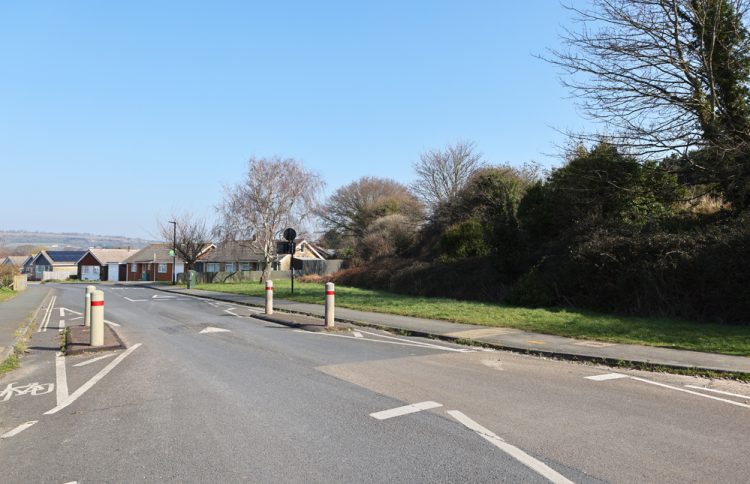 PEOPLE POWER! FED UP RESIDENTS TAKE ACTION TO REOPEN VENTNOR’S BATH ROAD