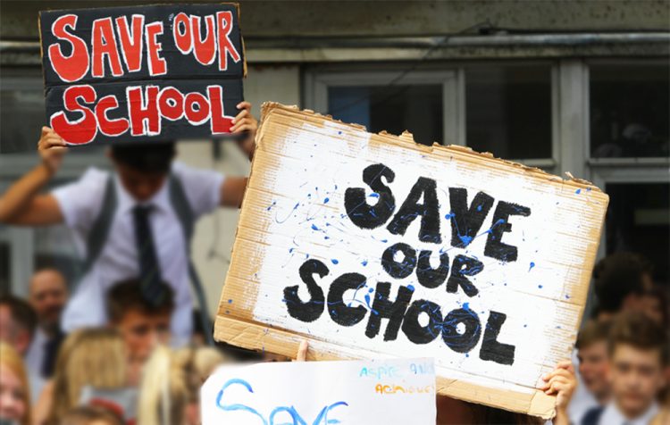 FINAL VOTE ON CLOSING 5 ISLE OF WIGHT PRIMARY SCHOOLS TO BE MADE TONIGHT