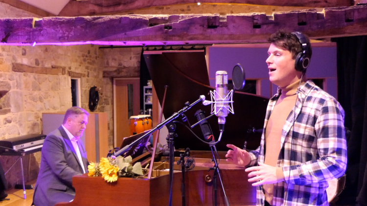 WALK THE WIGHT SONG BY G4’S MIKE CHRISTIE TO BE RELEASED IN AID OF MOUNTBATTEN