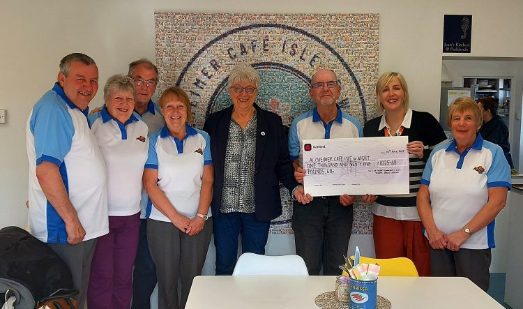 BOWLS CLUB RAISES OVER £1,000 FOR ALZHEIMER’S CAFE
