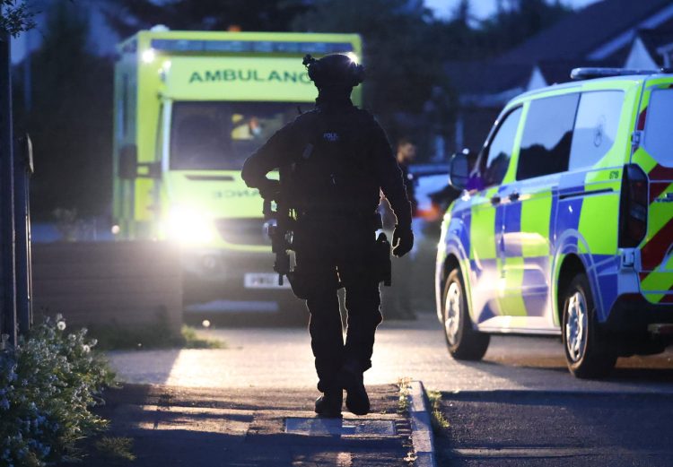 UPDATED: ‘MAN WITH SWORD’ SEES ARMED POLICE SWARM STREET IN RYDE