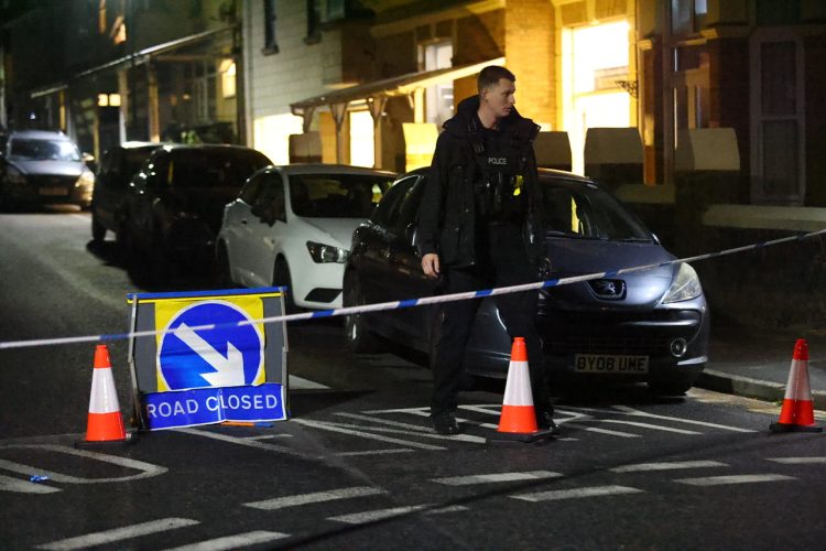ROADS LOCKED DOWN AS POLICE SURROUND FLAT IN SHANKLIN