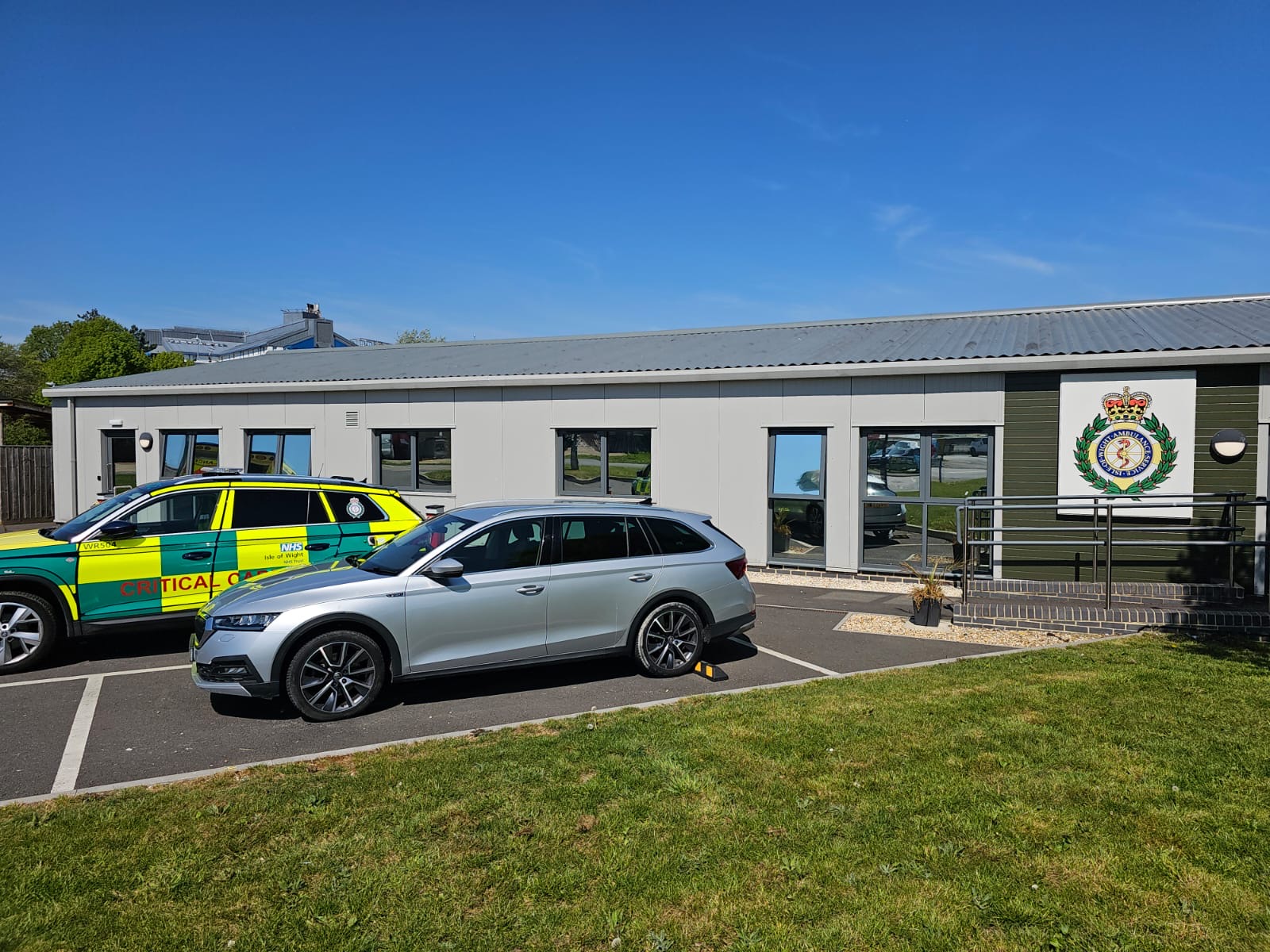 NHS TRUST WILL USE £72,000 TO INSTALL SOLAR PANELS AT ISLAND’S AMBULANCE STATION