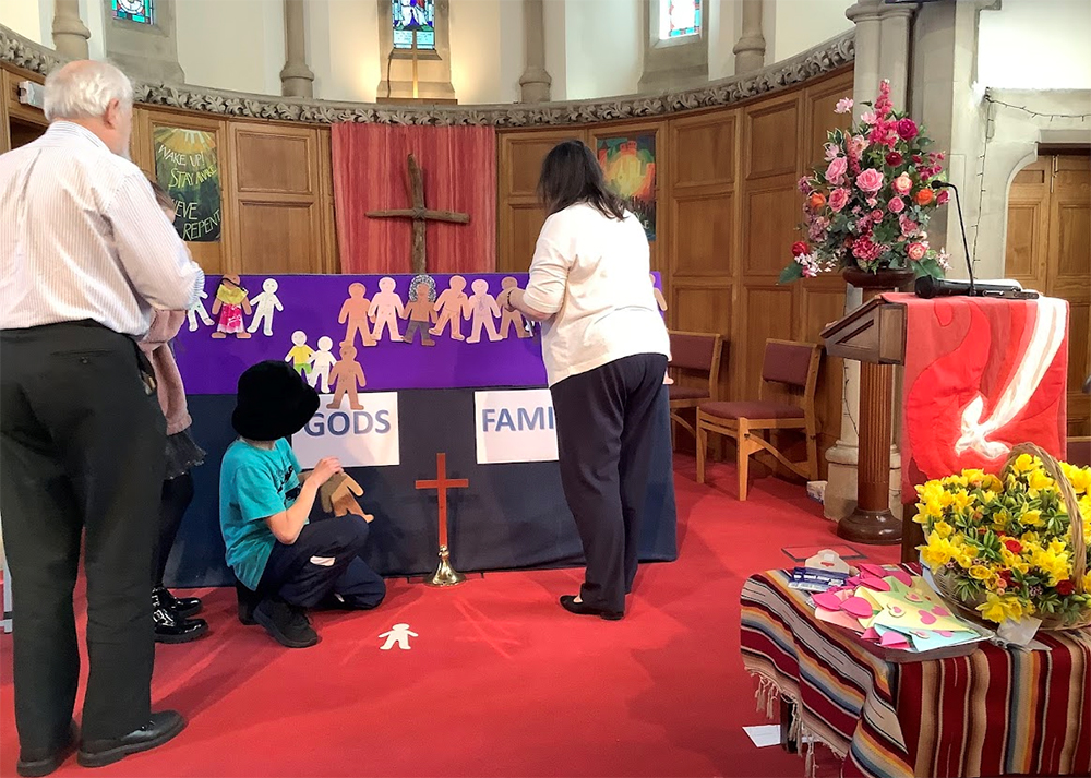 MOTHERING SUNDAY CELEBRATED AT SHANKLIN UNITED REFORMED CHURCH