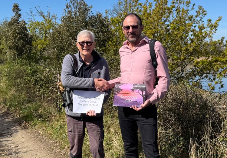 BEMBRIDGE NATURE GROUP RECEIVES WELCOME DONATION THANKS TO CALENDAR SALES