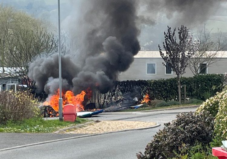 UPDATED: PLANE CRASHES INTO POPULAR HOLIDAY PARK IN BEMBRIDGE – AIR AMBULANCE SCRAMBLED