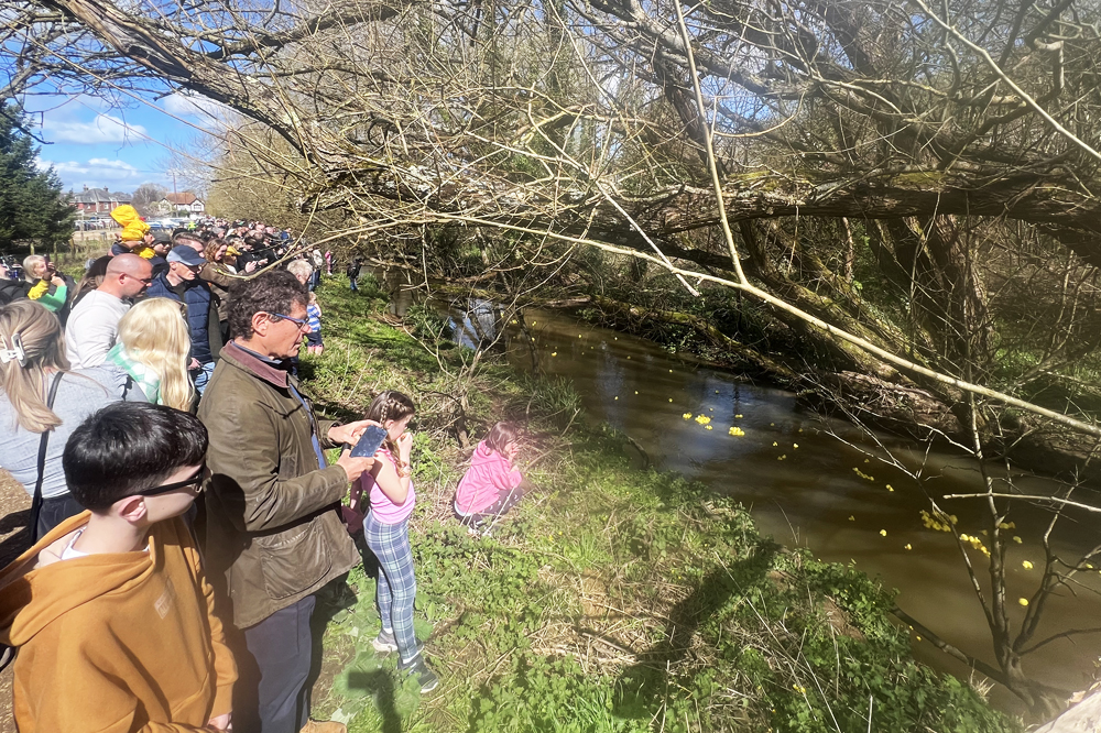 DUCK RACE RETURNS TO SHIDE THIS EASTER IN AID OF ASPIRE RYDE
