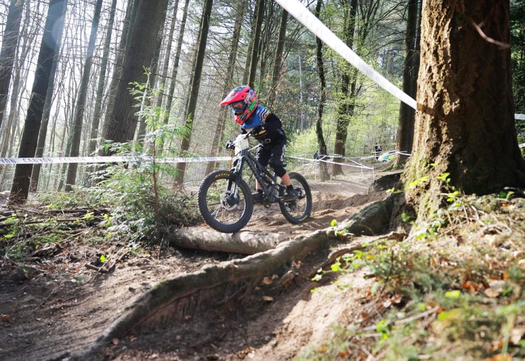 WIGHTLINK CRT YOUTH RIDERS SHINE ACROSS DOWNHILL AND XC WEEKEND RACING