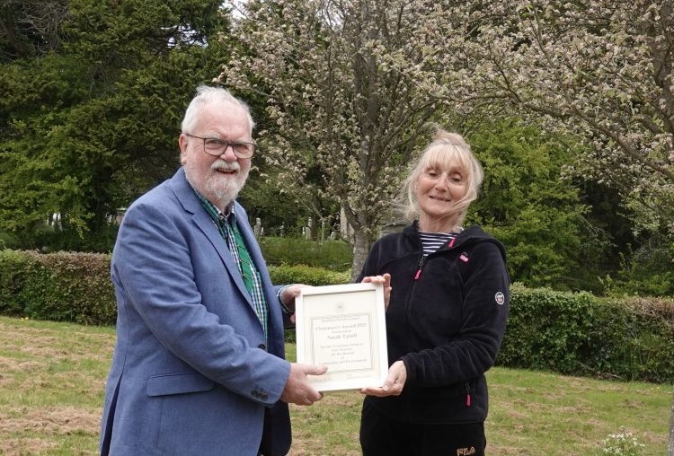 SHALFLEET’S TREE WARDEN HONOURED WITH COMMUNITY AWARD