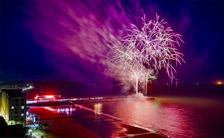 SANDOWN SET FOR EASTER SATURDAY FIREWORK SPECTACULAR