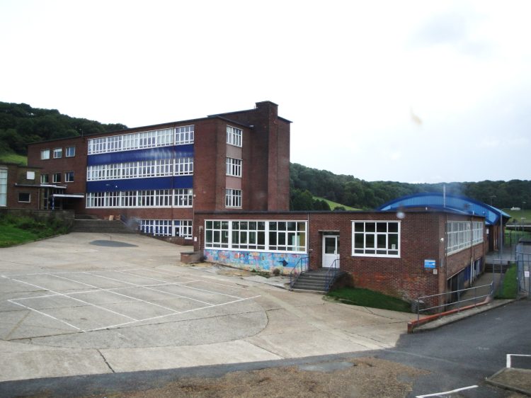 ISLE OF WIGHT MIDDLE SCHOOLS: VENTNOR MIDDLE – FROM FREEZING POOLS TO FLYING ROOFS