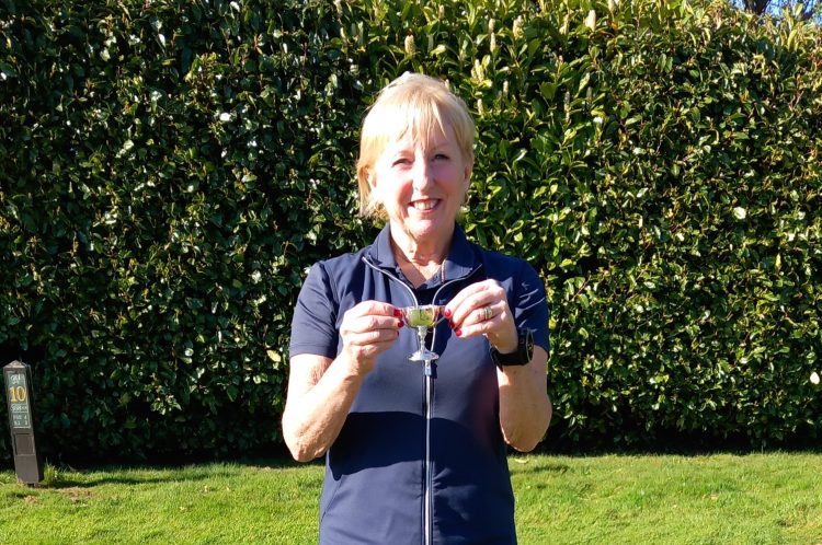 LORRIE HAWKINS WINS SHANKLIN & SANDOWN’S THOMAS CUP