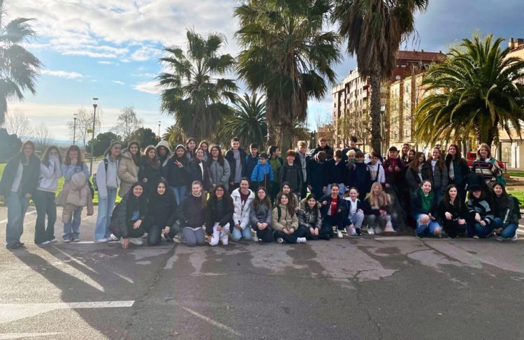 COWES COLLEGE STUDENTS GET A TASTE OF ESPAÑA ON CULTURAL ADVENTURE