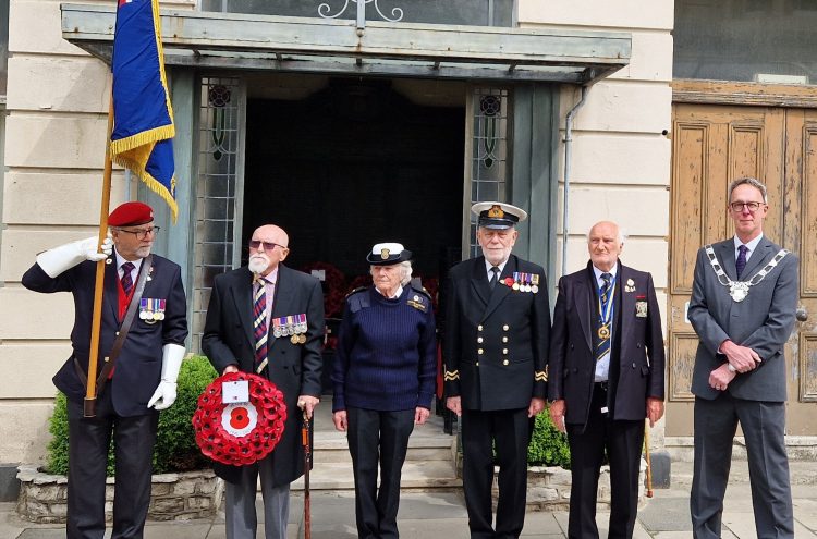 VE DAY HONOURED IN RYDE WITH MINUTE’S SILENCE AND WREATH-LAYING