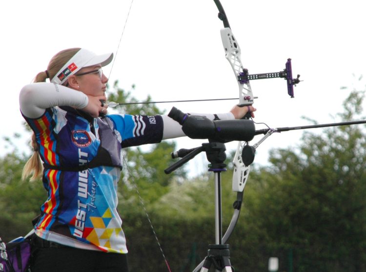 ISLE OF WIGHT ARCHER SUMMER CHAMBERS TAKES GOLD AT ESSEX COMPETITION