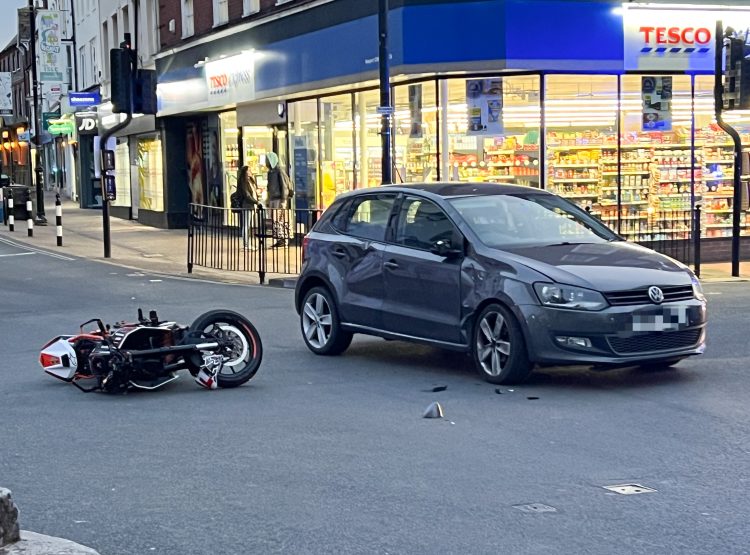 TRAFFIC LIGHT FAILURE LEADS TO MOTORCYCLE CRASH IN NEWPORT TOWN