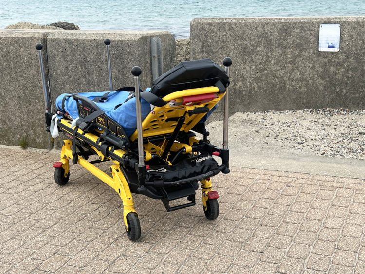 WOMAN TAKEN TO HOSPITAL AFTER SEA WALL INJURY NEAR RYDE HARBOUR