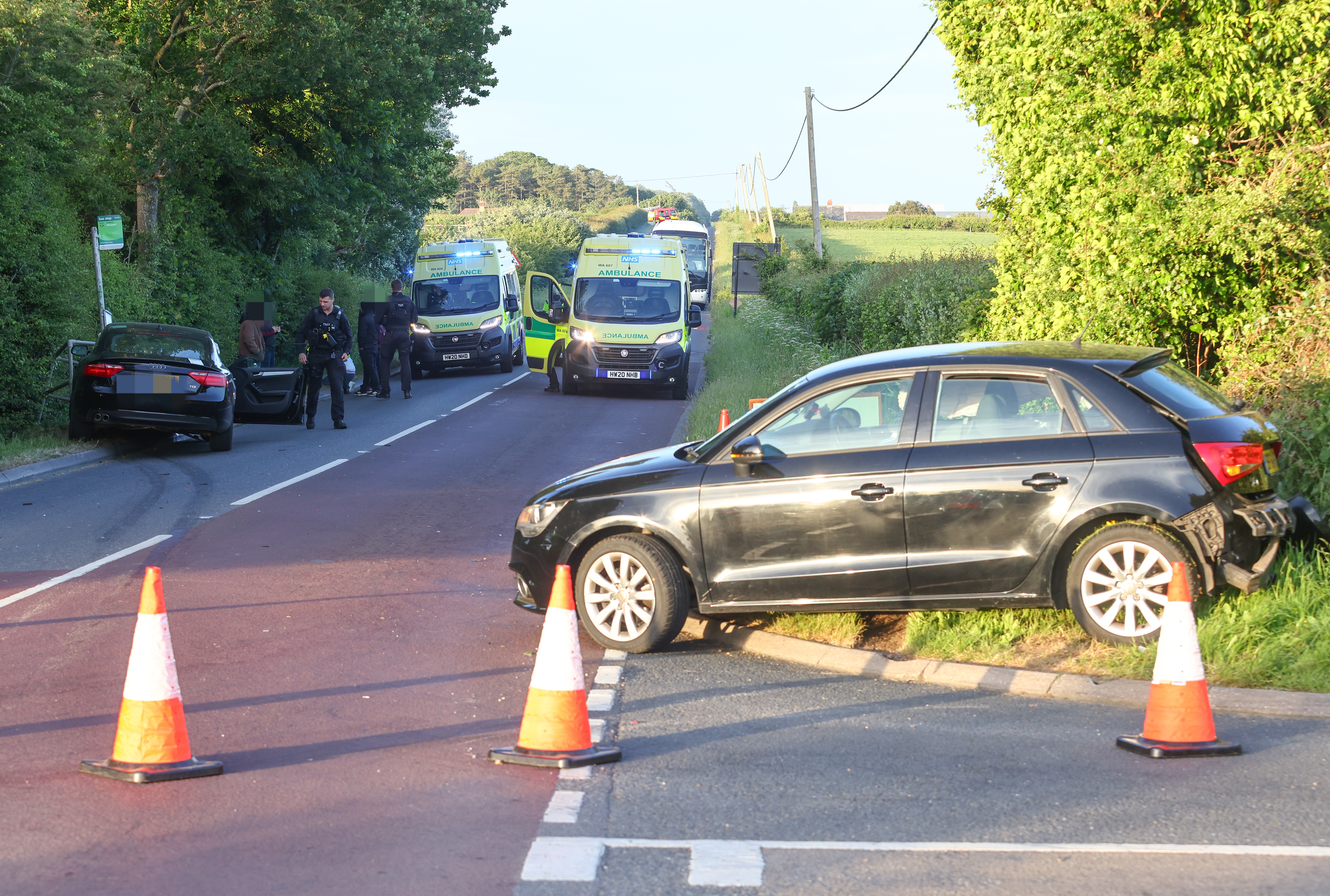 CRASH ON COWES DIVERSION FORCES SUSPENSION OF BUSES