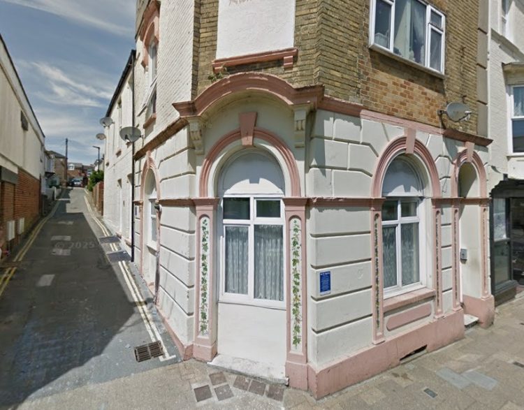 PROPOSAL TO BUILD 3-BED FLAT ON TOP OF RYDE HIGH STREET PROPERTY