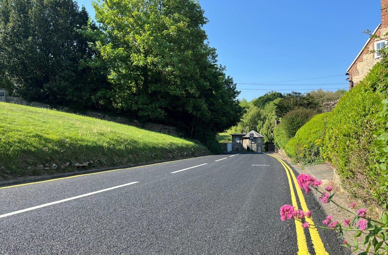 OVER 10 MILES OF ROADS SURFACE DRESSED IN 3-WEEK ISLAND ROADS PROGRAMME