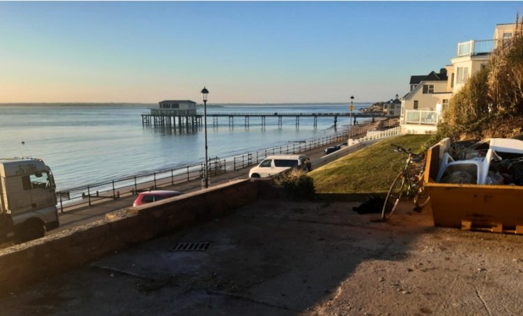 TOTLAND BAY COULD SEE NEW BEACH HUTS UNDER SEA DEFENCE PLAN