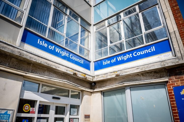 COUNCIL LEADER WARNS OF ‘REAL AND IMMINENT’ BUDGET CRISIS FOR ISLE OF WIGHT