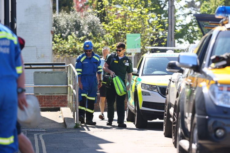 UPDATED: DIVER IN DIFFICULTY RESCUED OFF BEMBRIDGE SHORE IN MULTI-AGENCY OPERATION