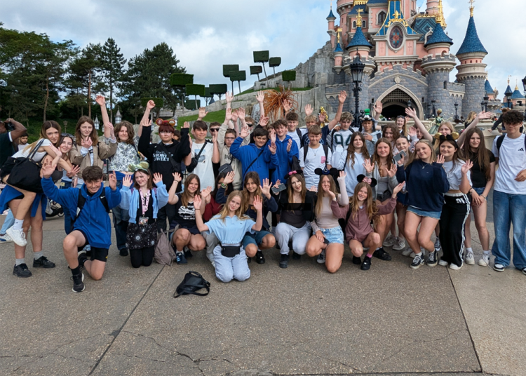 BAY SCHOOL STUDENTS SOAK UP PARISIAN CULTURE IN HALF TERM TRIP