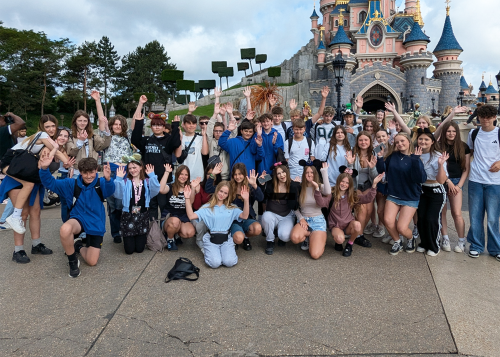 BAY SCHOOL STUDENTS SOAK UP PARISIAN CULTURE IN HALF TERM TRIP