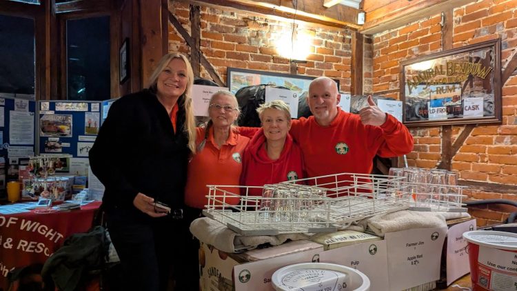 SARFEST RAISES £1,310 FOR WIGHTSAR AT WAVERLEY PARK HOLIDAY CENTRE