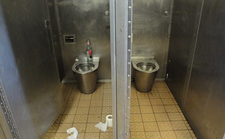 ON THIS DAY: 30 YEARS AGO RYDE MAN WAS ELECTROCUTED ON DEATH TRAP TOILET