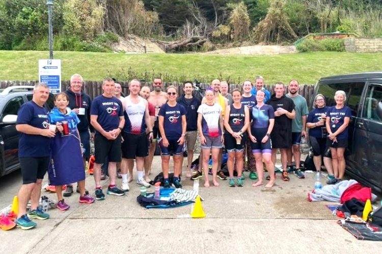 19 WIGHT TRI ATHLETES DEFY SUPERSTITION TO TAKE ON TOTLAND AQUATHON