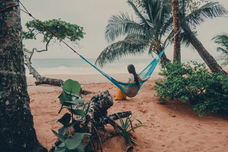 COASTAL WINDS AND CAMPFIRES. WHAT OUTDOOR GEAR ACTUALLY WORKS FOR ISLAND ADVENTURES?
