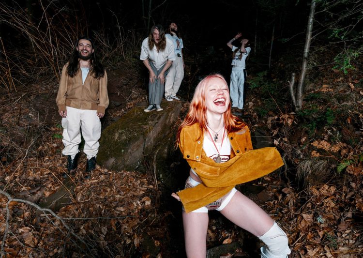 VIDEO: WET LEG REVEAL ‘DAVINA MCCALL’ AS THIRD TRACK FROM UPCOMING ALBUM