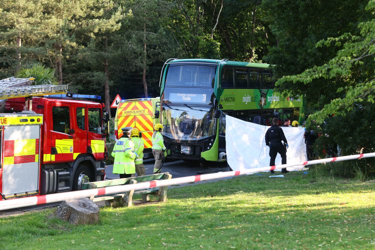 UPDATED: MAJOR RESPONSE AS BUS AND CAR CRASH IN SHANKLIN