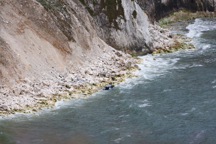 2 DEAD AFTER CAR PLUNGES 300FT OFF CLIFF AT THE NEEDLES