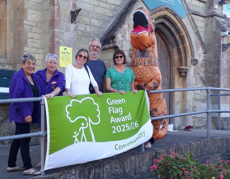 SHANKLIN VYCC AND SHANKLIN FC SECURE PRESTIGIOUS GREEN FLAG AWARD