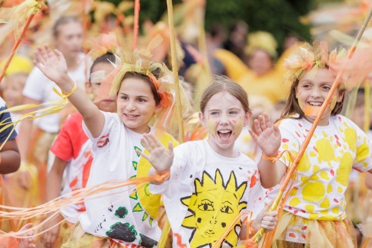 HUNDREDS LINE RYDE STREETS FOR COLOURFUL (AND DRY!) MARDI GRAS PARADE