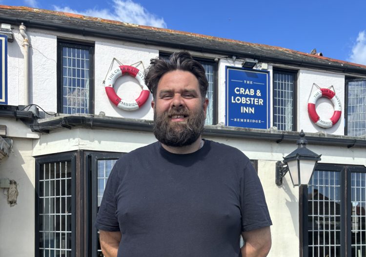 NEW EXECUTIVE CHEF – AND FAMILIAR FACE – JOINS BEMBRIDGE’S THE CRAB & LOBSTER