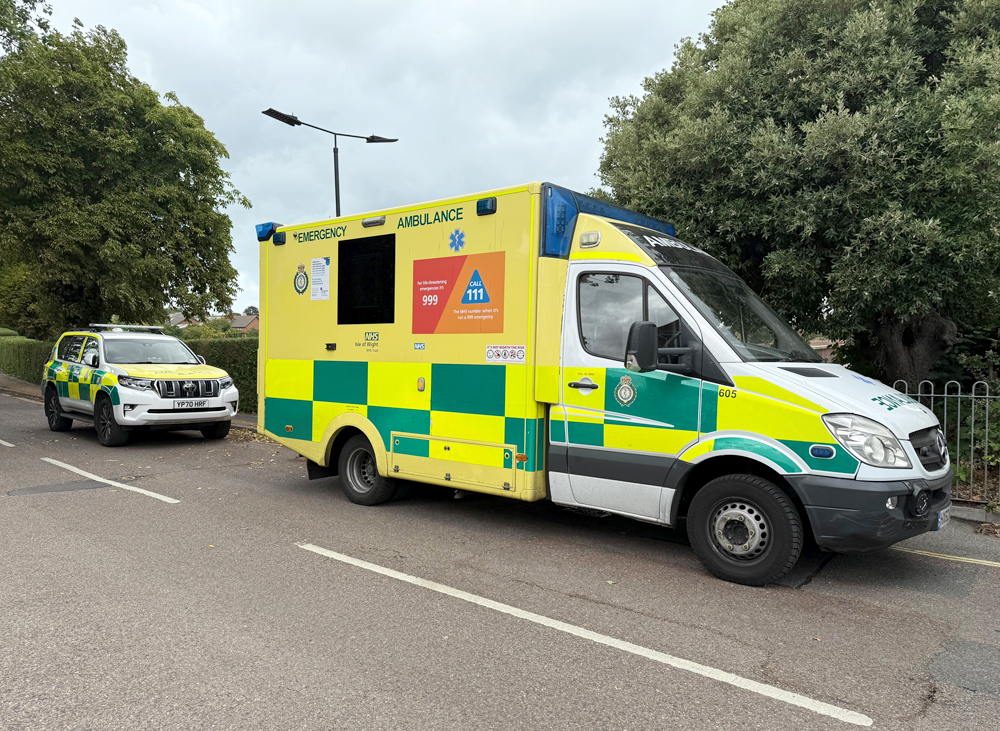 999 CALL FOR CARDIAC ARREST AT RYDE PLAYGROUND TURNS OUT TO BE DRUNKS
